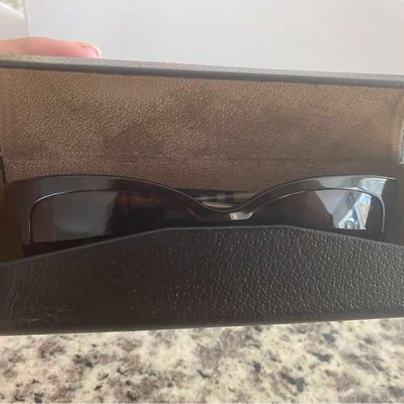 Authentic Burberry Sunglasses - Picture 9 of 9
